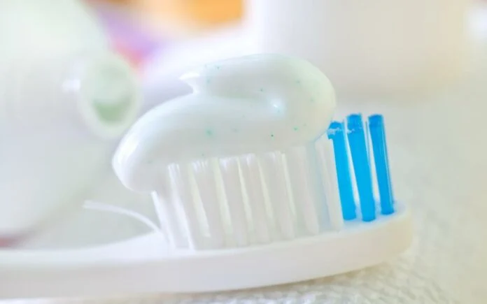 Οδοντόκρεμα αναγεννά φθαρμένα δόντια