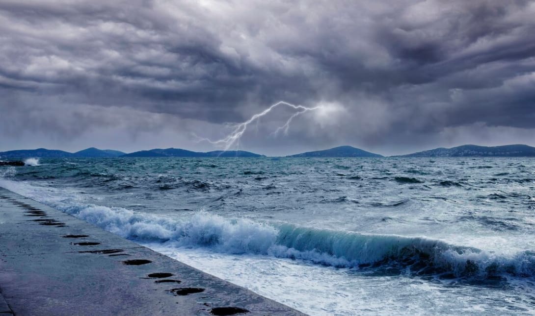 Artificial intelligence system predicts torrential rain and storms hours in advance