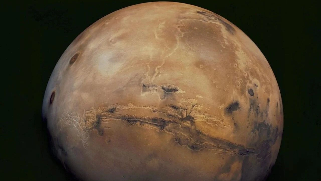 Astronomer Identifies Faster Route to Mars Using Asteroid Path as Guide